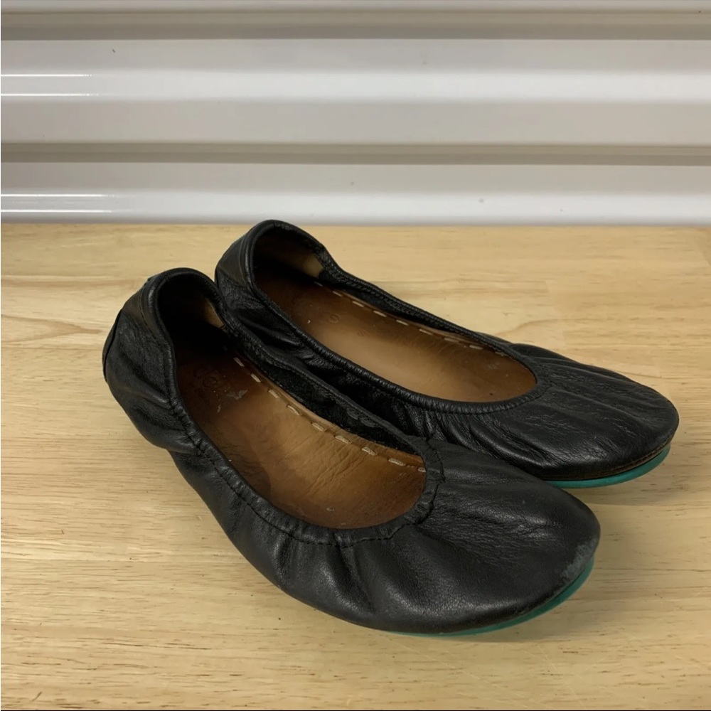 Tieks size 8. Loose stitching as shown in picture.